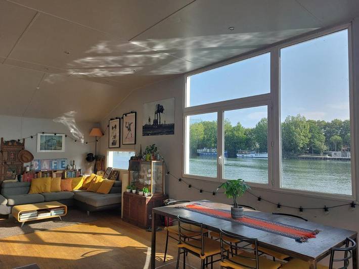 Bateau pour 2 personnes, avec Terrasse ainsi que Jardin et Vue à Sèvres
