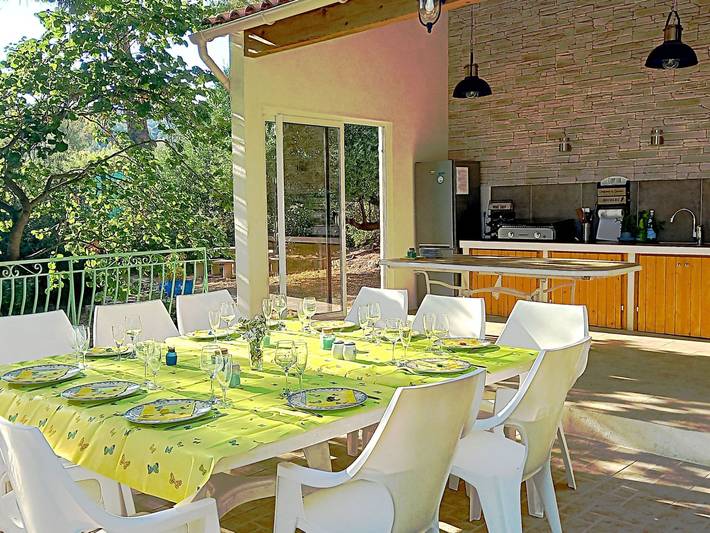 Location de vacances pour 8 personnes, avec piscine ainsi que jardin et balcon à Ceyreste - 2