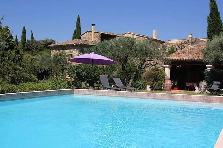 Maison d’hôte pour 3 personnes, avec piscine ainsi que jardin et vue