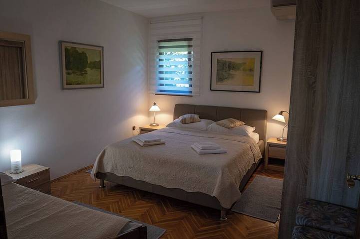 Tranquil 3-bedroom villa with Ac in lovely Ovcara in Osijek-Baranja