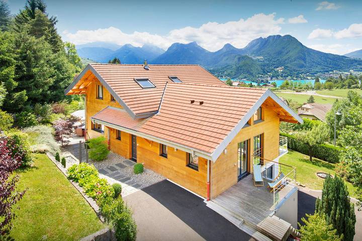 Location de vacances pour 8 personnes, avec piscine et jardin dans Talloires-Montmin - 2