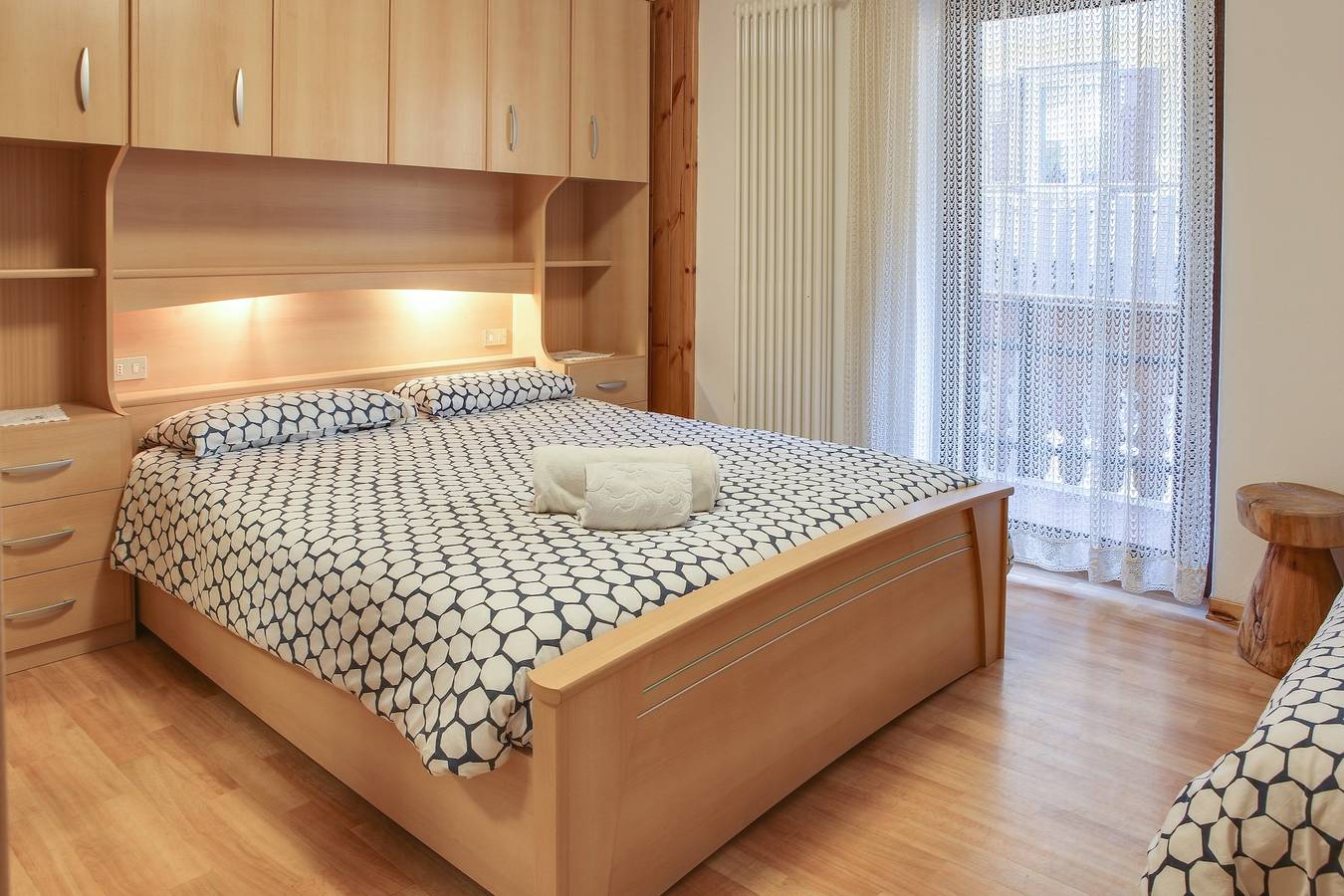 Ganze Wohnung, Rustikale Ferienwohnung Casa March 1 mit Wlan, Balkon, Garten- und Bergblick in Moena, Dolomiti Superski
