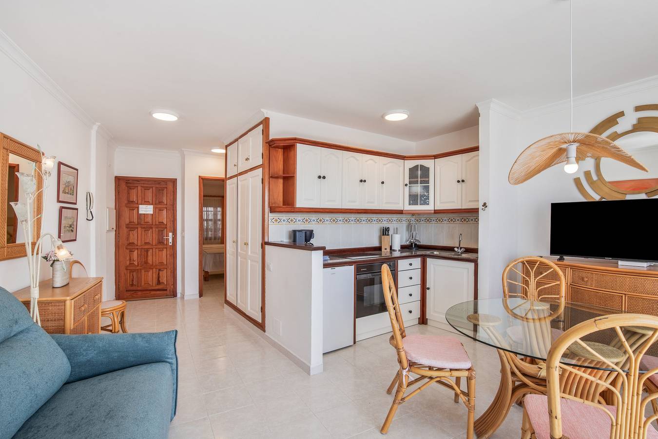 Apartamento entero, Apartamento 'Playa Delphin 105' con vistas al mar, balcón y Wi-Fi in Puerto Naos, Los Llanos de Aridane