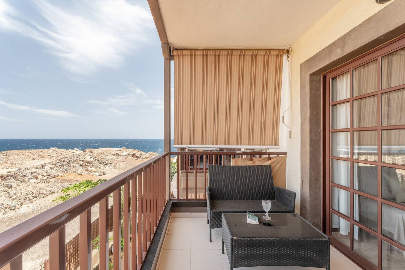 Apartamento entero, Vacaciones 'Atlantis 3 One Bedroom' con vistas al mar, piscina compartida y Wi-Fi in Costa del Silencio, Arona 