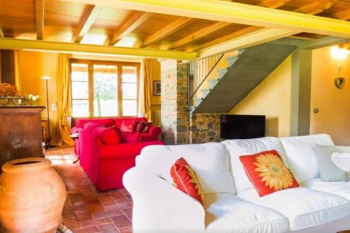 Location de vacances pour 14 personnes, avec jardin dans Orentano - 2