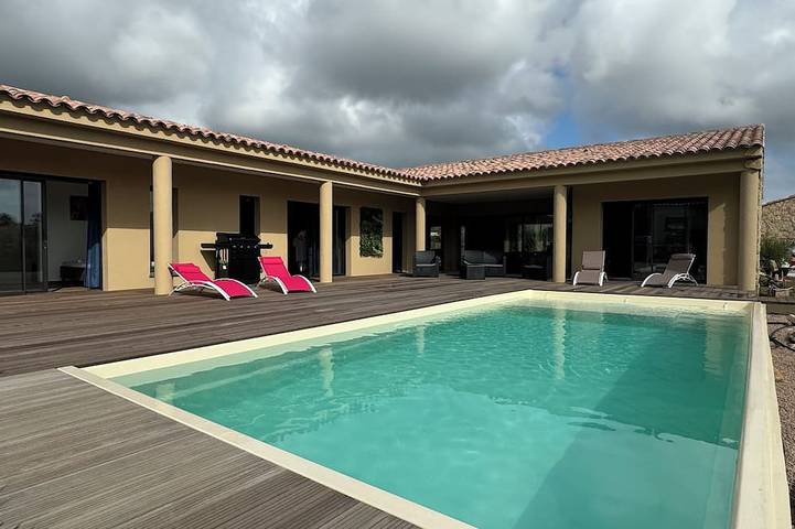Villa pour 12 personnes, avec jardin et piscine - 1