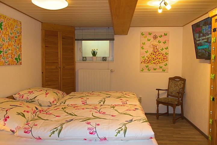 Ganze Wohnung, Landhaus  Pema  Ferienwohnung nähe Kloster Maulbronn und Tripsdrill Erlebnispark in Ötisheim, Kraichgau