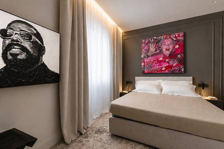 Entire apartment, Azulis Suite 3: Historic Olbia Charm & Private Balcony in Terranoa/Olbia, Olbia