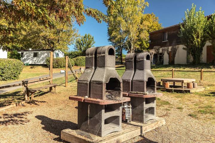 Mobil home pour 4 personnes, avec terrasse et piscine, animaux acceptés à Les Eyzies-de-Tayac-Sireuil - 4