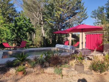 Chambre d’hôte pour 2 personnes, avec piscine ainsi que jardin et terrasse à Ollières