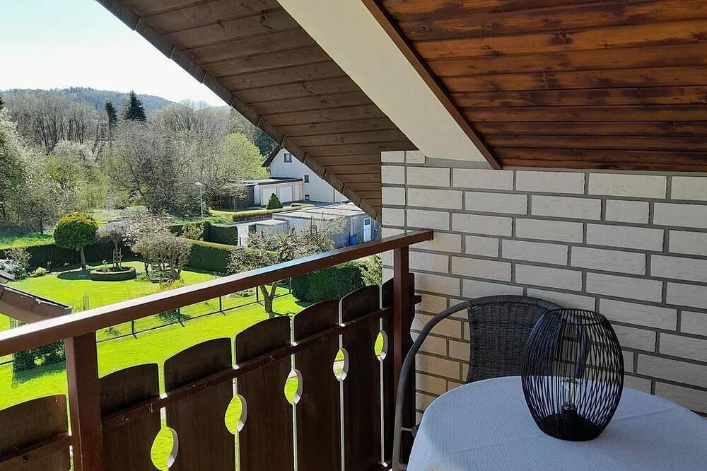 Appartement entier, Double room, bathroom, toilet, balcony - Iburgblick Vacation Rental in Bad Driburg, Arrondissement de Höxter