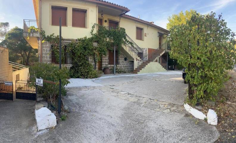 Gîte pour 4 personnes, avec Terrasse ainsi que Jardin et Piscine à El Barraco - 4