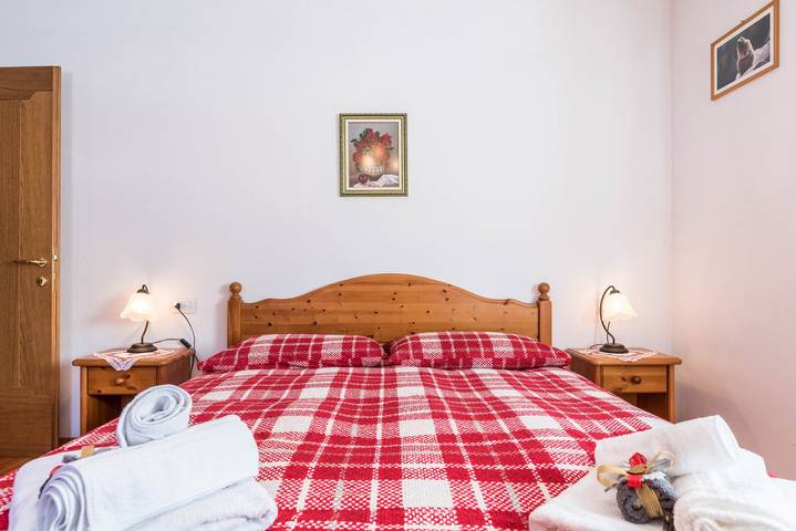 Entire apartment, Apartment 'Agritur Alle Quattro Stagioni' with Mountain View and Garden in Transacqua, Primiero San Martino di Castrozza