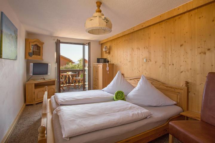Ferienwohnung für 2 Personen, mit Balkon und Terrasse sowie Garten und Sauna in Königswinkel - 2