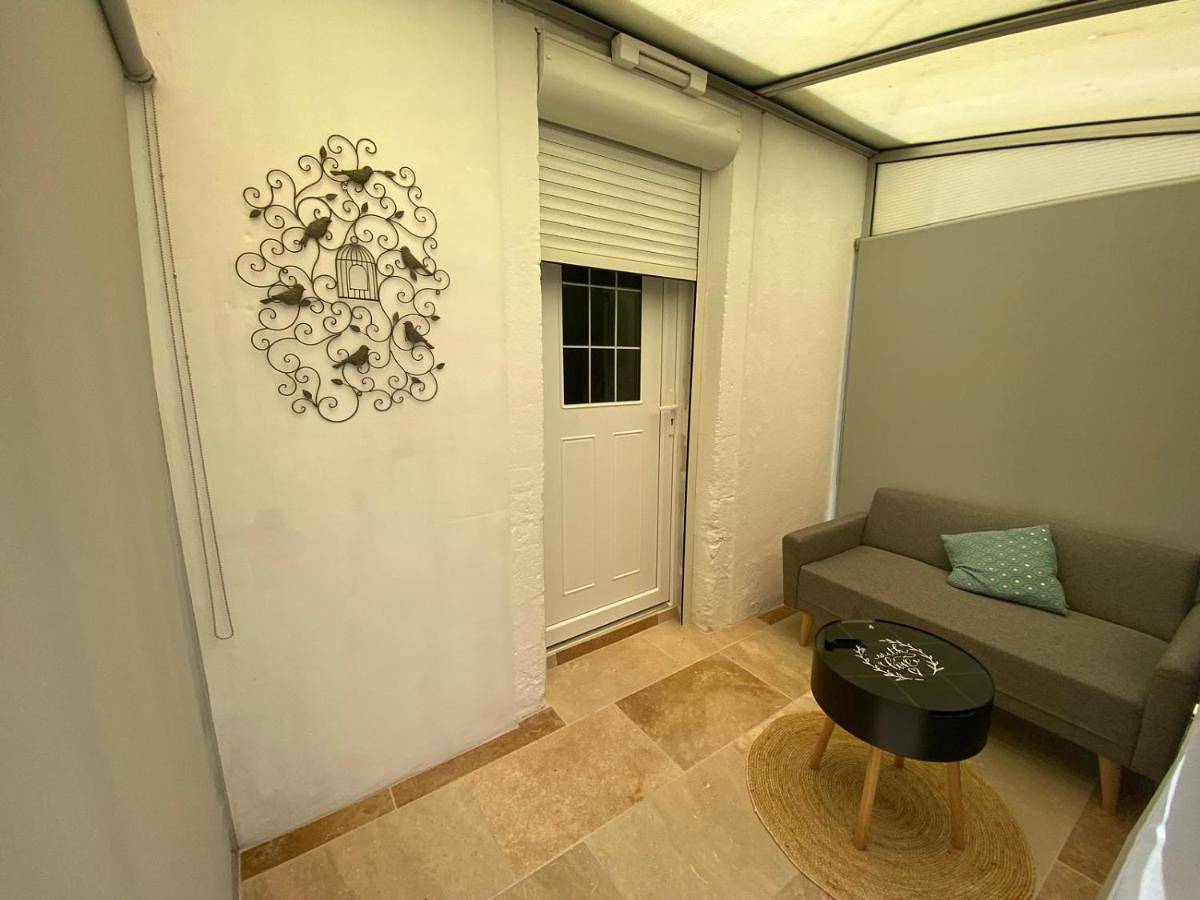 Three-Bedroom House in Barbezieux-Saint-Hilaire, Charente