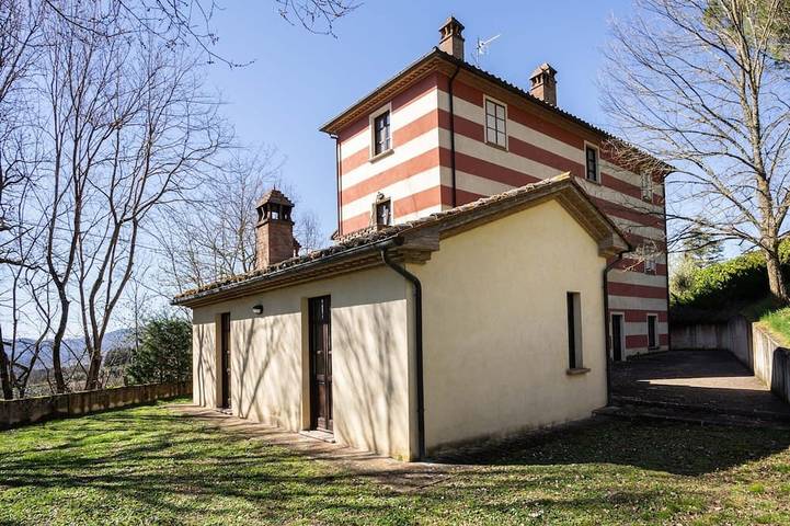 Villa per 4 persone, con terrazza e piscina nonché giardino - 1