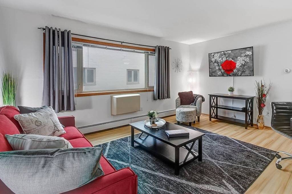 Ganze Wohnung, King Suite - zwischen Gästen saniert - in der Nähe von Froedtert in Wauwatosa, Milwaukee County