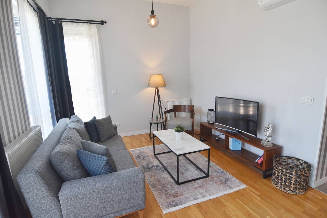 Entire apartment, 7th floor central 1-Bdr Apt  Wi-Fi/Pool/Gym in Istanbul, Marmara region