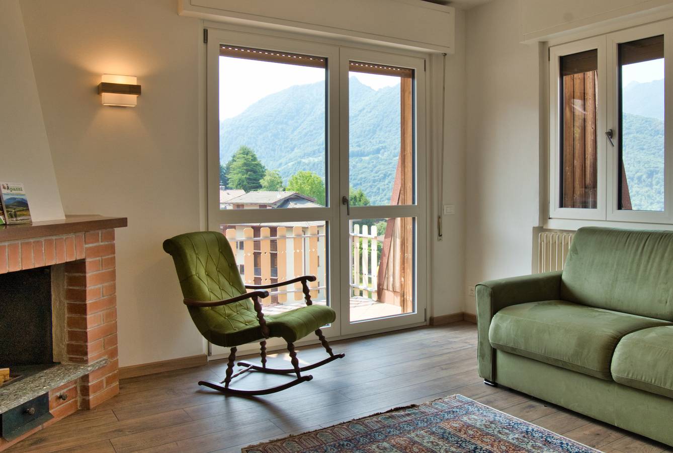 Appartamento intero, Casa Rachele - mountain panorama in Moggio, Prealpi Bergamasche Occidentali