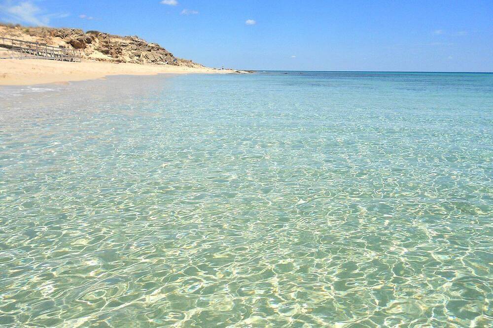 Villa Acqua Dolce, just 40 meters from the sea in Maruggio, Golfe de Tarente