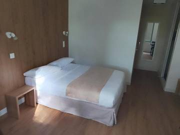 Chambre d’hôte pour 3 personnes, avec jardin, animaux acceptés à Pommevic