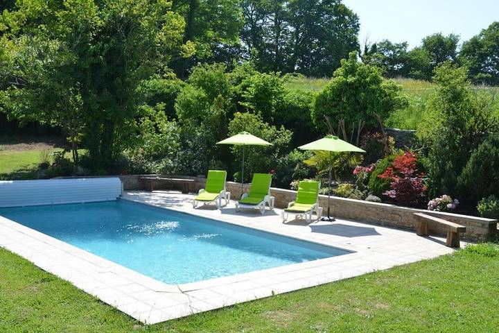 Location de vacances pour 4 personnes, avec vue ainsi que jardin et piscine à Bersac-sur-Rivalier - 3