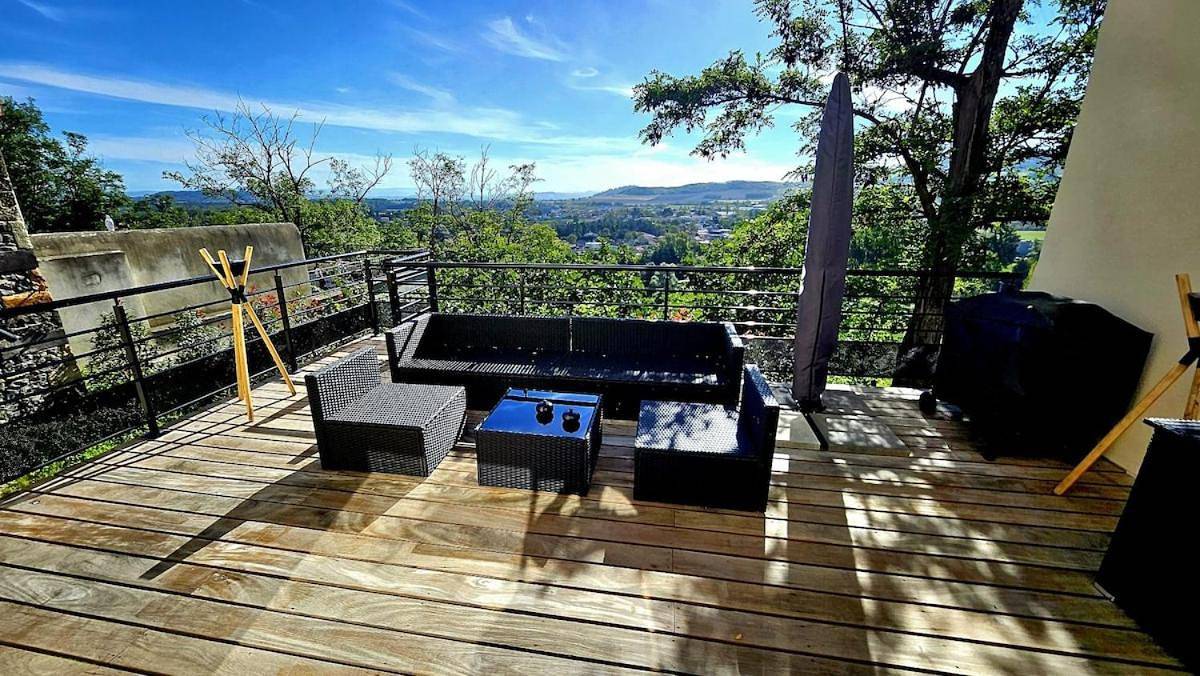 Appartement entier, Two-Bedroom Apartment in Pont-du-Château, Région de Clermont-Ferrand