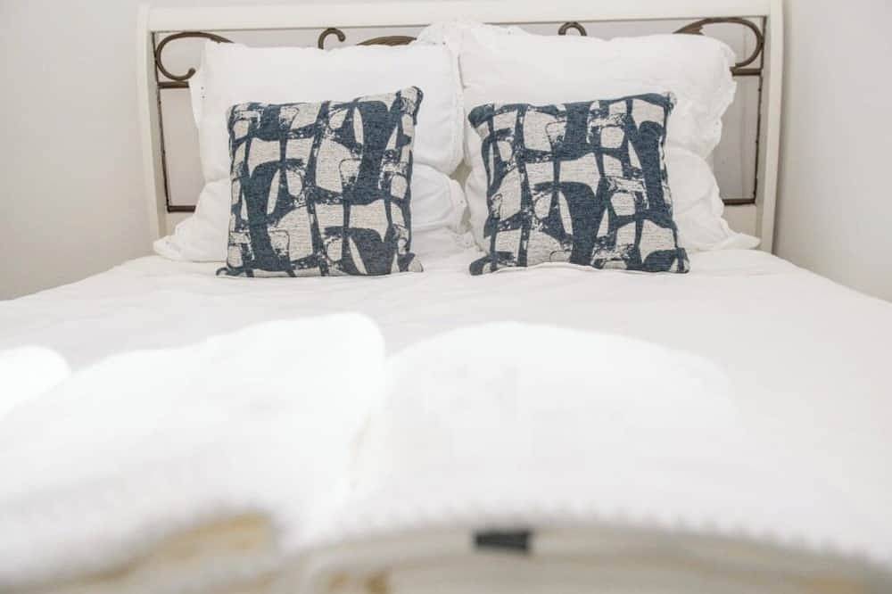 Charming 2-bedroom house in ocean views in Utjeha in Opština Ulcinj