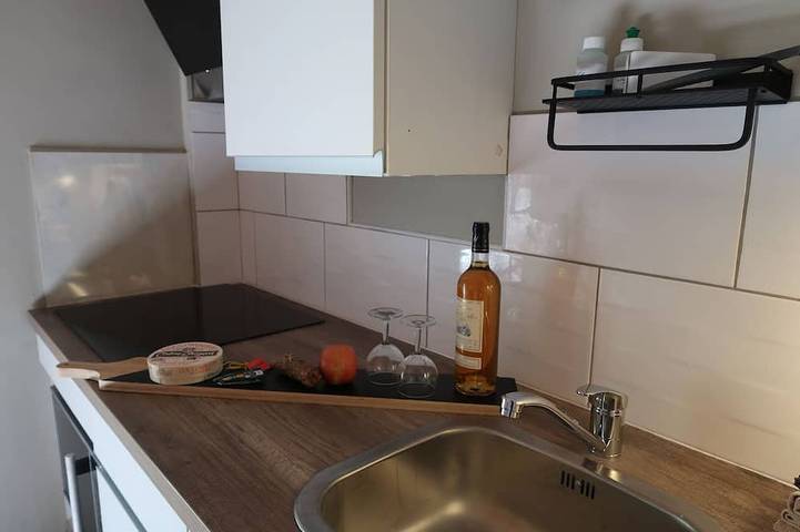 Gîte pour 4 personnes, avec terrasse ainsi que sauna et piscine à Sauveterre-la-Lémance - 3