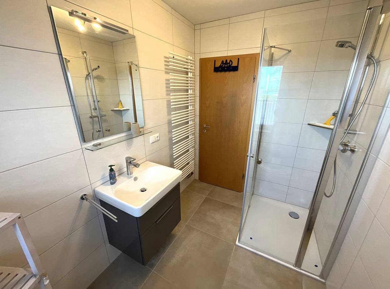 Ganze Wohnung, Haus Tante Clara Whg. 26 Kukshörner Weg 8f 65qm in Nordseebad Dangast, Varel