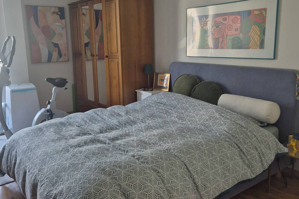 Appartement entier, Appartement 3 chambres chic & calme – Situation idéale & parking in Genève, Lac Léman