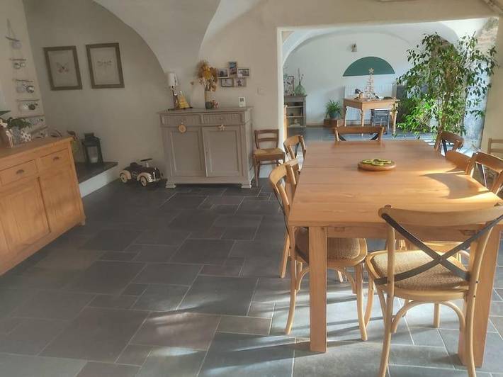 Location de vacances pour 14 personnes, avec vue et jardin à Valbonnais