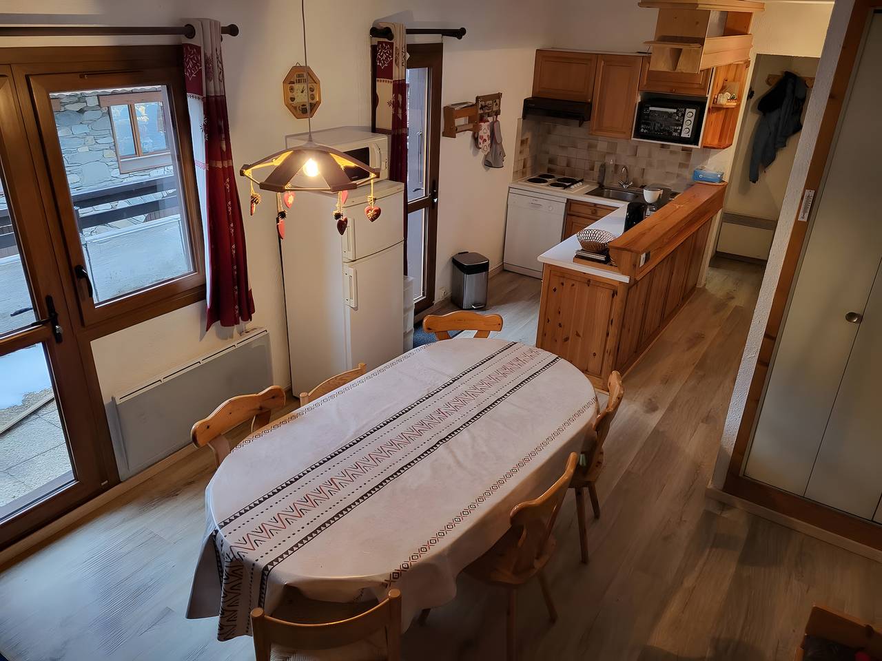 Geheel appartement, Appartement 'L'esterelle' met uitzicht op de bergen en privéterras in La Plagne, Bellentre