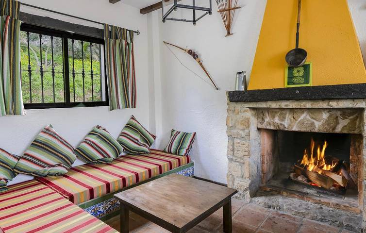 Reizende 2-Zimmer-Wohnung mit Pool und Terrasse in Jimera de Líbar in Jimera de Líbar, Málaga Provinz