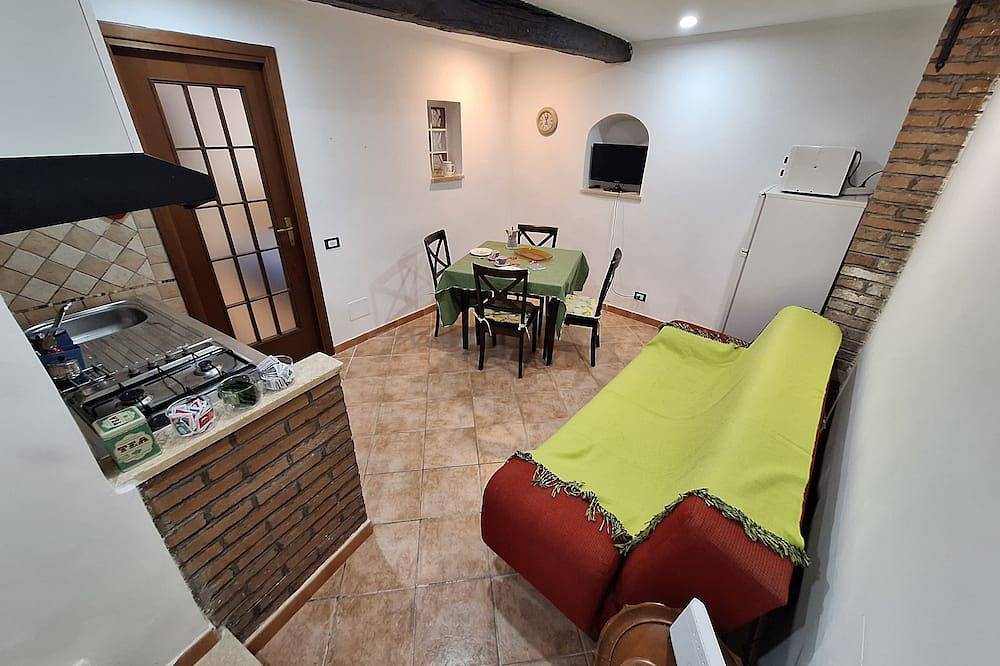 Entire apartment, Da Aunt Marisa the closest apartment to Villa Gregoriana in Tivoli, Rome Province