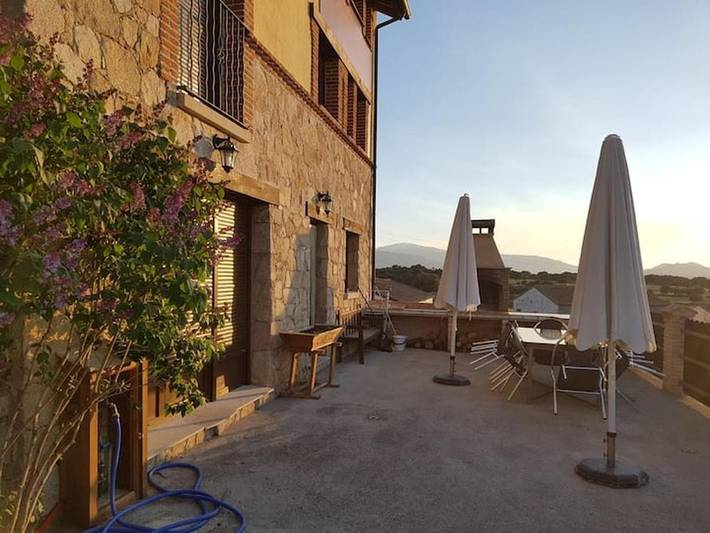 Casa rural para 11 personas, con Balcón y Jacuzzi además de Terraza y Jardín en El Losar del Barco - 3