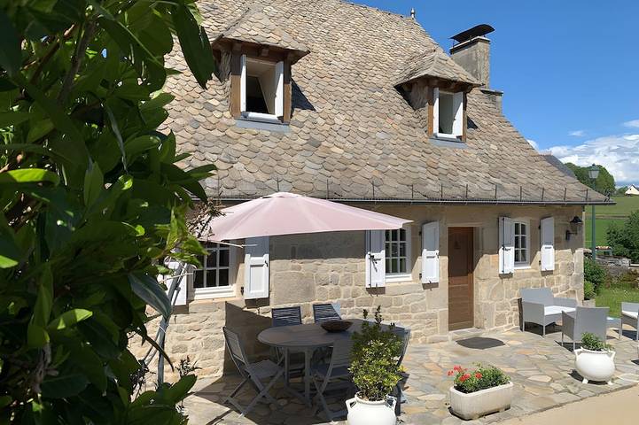 Location de vacances pour 6 personnes, avec jardin et terrasse, animaux acceptés à Camps-Saint-Mathurin-Léobazel