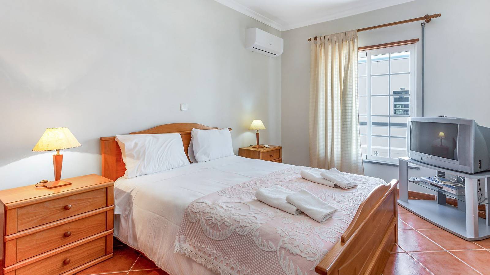 Apartamento inteiro, Luminous 3Bdr Apartment W/Balcony by Lovelystay in Manta Rota, Ria Formosa