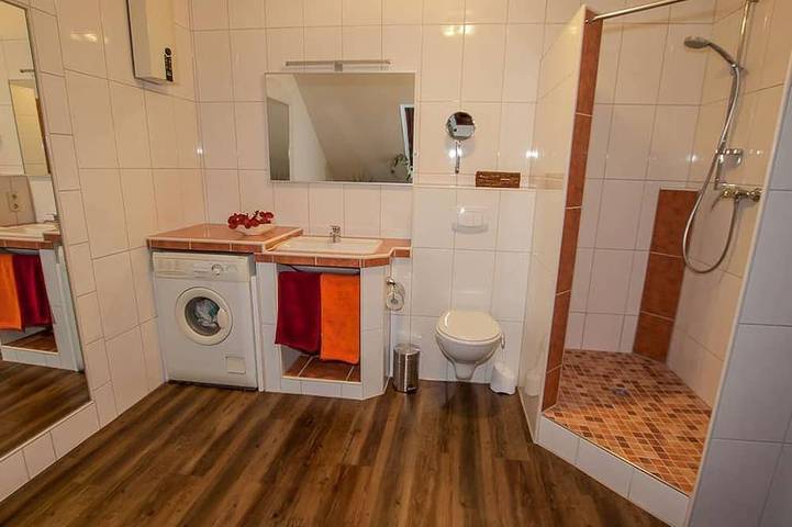 Ferienwohnung für 2 Personen, mit Sauna und Balkon sowie Garten in Monreal - 4