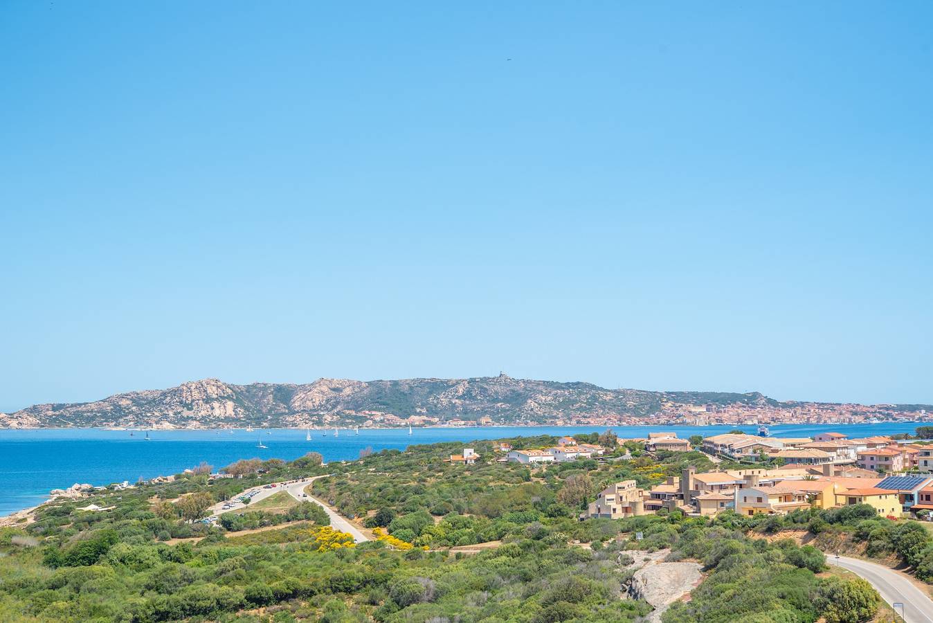 Ganze Wohnung, Ferienwohnung mit Meerblick und Terrasse, nur wenige Schritte vom Zentrum von Palau entfernt in Palau (dorf), Palau (Sardinien)