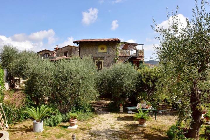 Hôtel pour 4 personnes, avec jardin ainsi que terrasse et vue