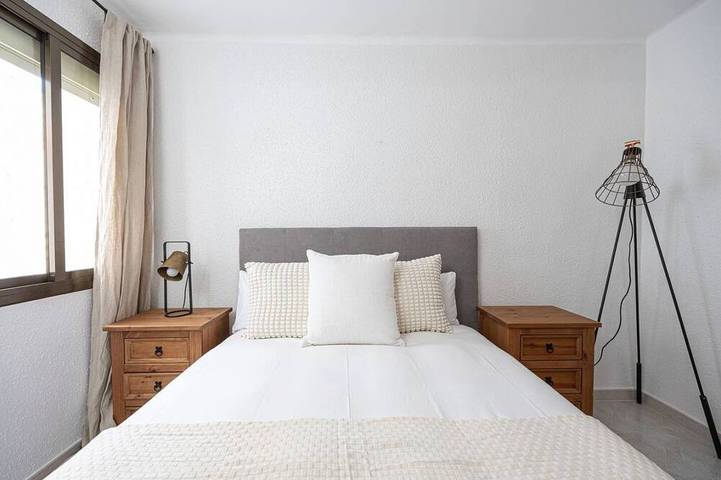 Appartement entier, Experience the charm of our lovely and intimate 3-bedroom home. in Cornellà de Llobregat, Baix Llobregat