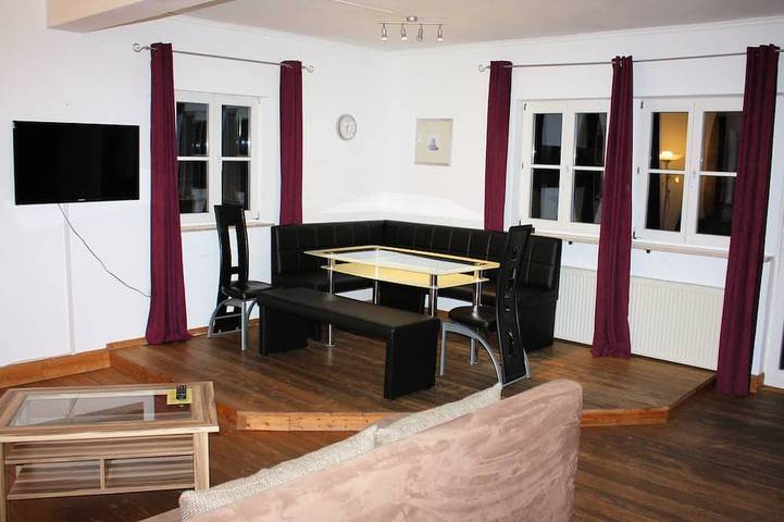 Ferienwohnung für 7 Personen, mit Garten und Sauna in Egloffstein