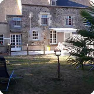 Location de vacances pour 6 personnes, avec jardin à Plesder