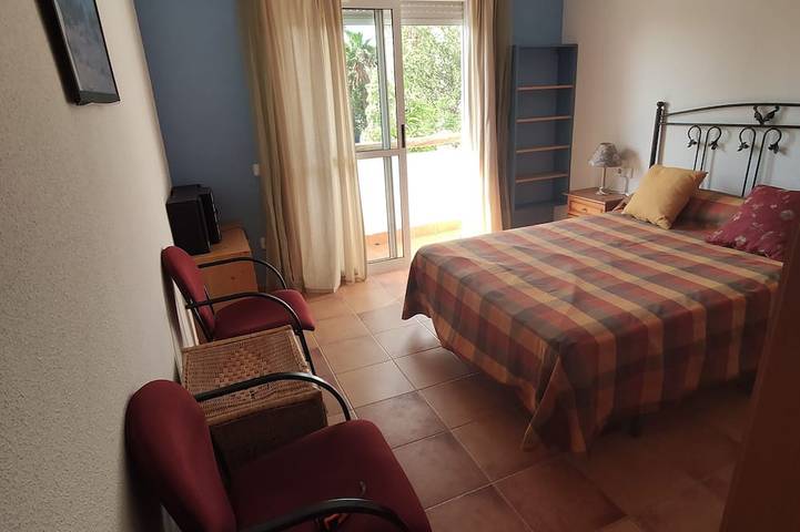 Location de vacances pour 5 personnes, avec jardin et balcon dans La Isleta del Moro - 3
