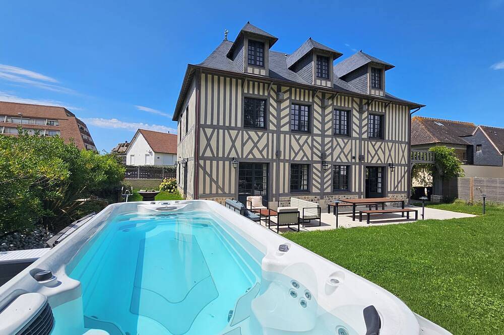 Exceptional villa, 5 bedrooms, 20m from the beach, spa. in Benerville-sur-Mer, Lisieux en omgeving