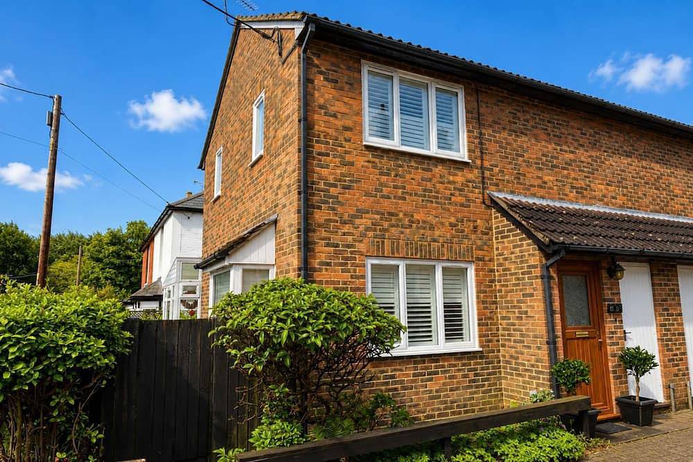 Charming 2Br Cottage in the Heart of Lyndhurst | Parking & Garden in Lyndhurst, Hampshire