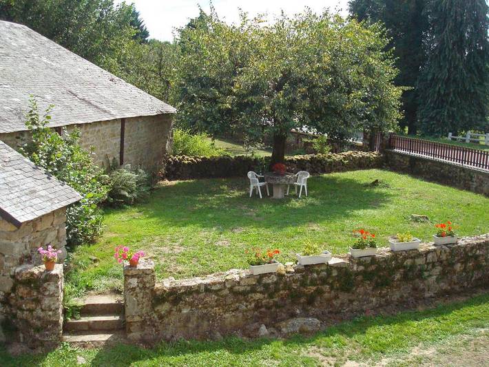 Gîte pour 6 personnes, avec jardin à Beaumont-du-Lac - 3