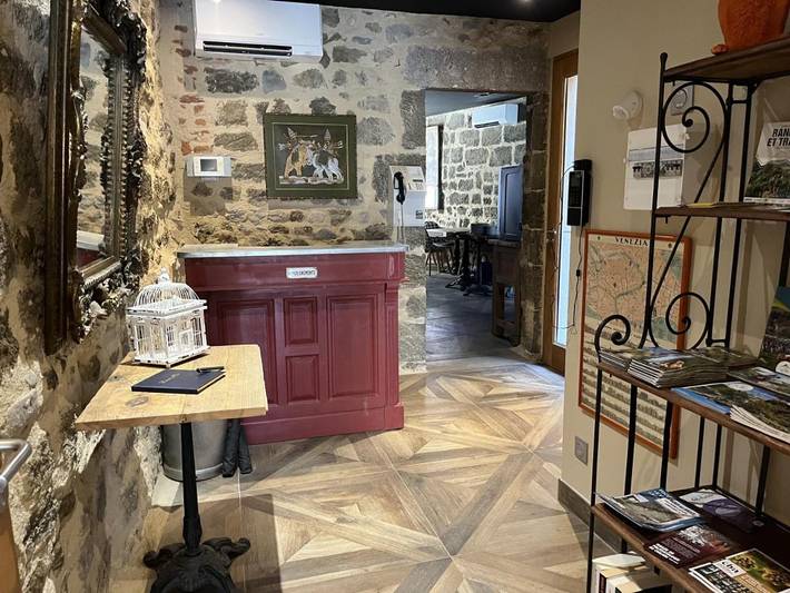 Hôtel pour 3 personnes, avec balcon, animaux acceptés à Langeac - 2