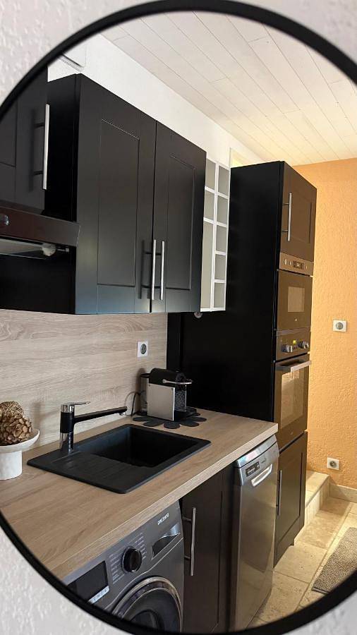 Gîte pour 4 personnes, avec vue et balcon dans Plage des Salins (Hyeres) - 2